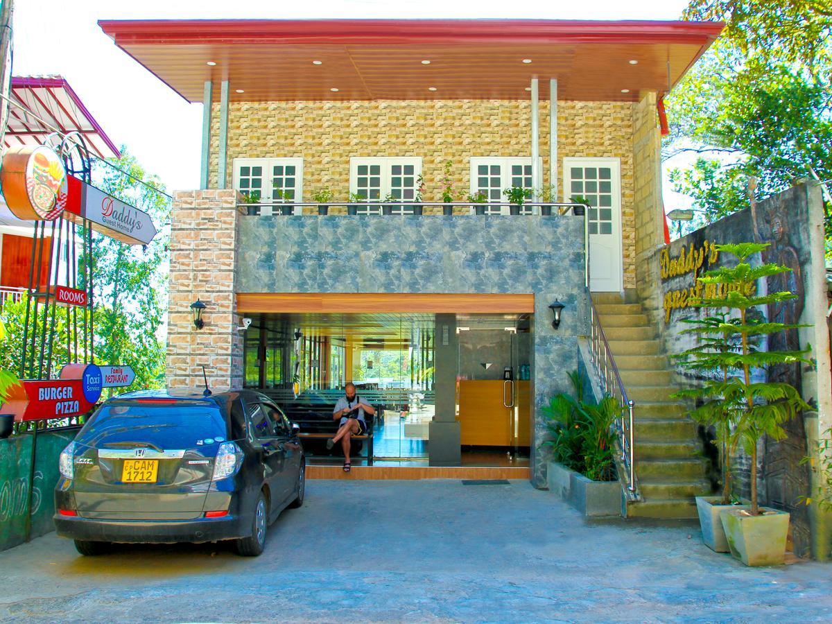 Daddy'S Guest Home Nallathanniya Exterior photo